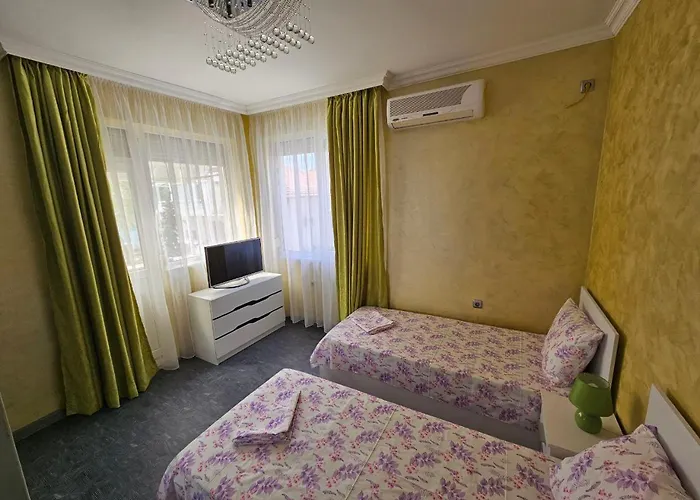 елинор Appartamento Pomorie