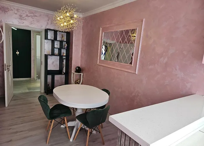 елинор Apartman *